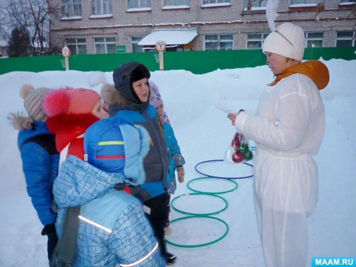 Зимние квесты для детей на улице. Квест для детей на улице зимой. Новогодняя сценка на улице. Зимний квест для детей. Сценарий улица героя