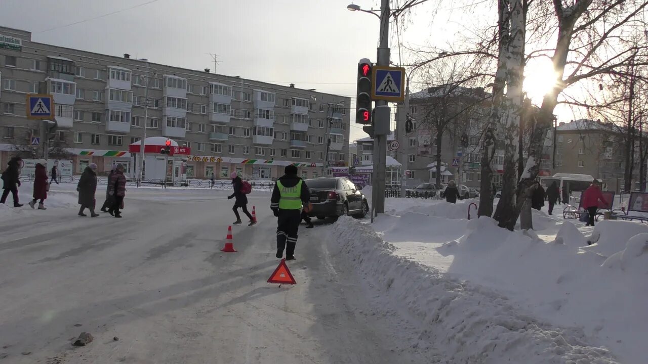 Температура каменск уральский. Каменская 89 Каменск-Уральский. Проспект Победы 64 Каменск-Уральский. Победы 64 Каменск-Уральский проспект Победы 64. Светофор Каменск Уральский.