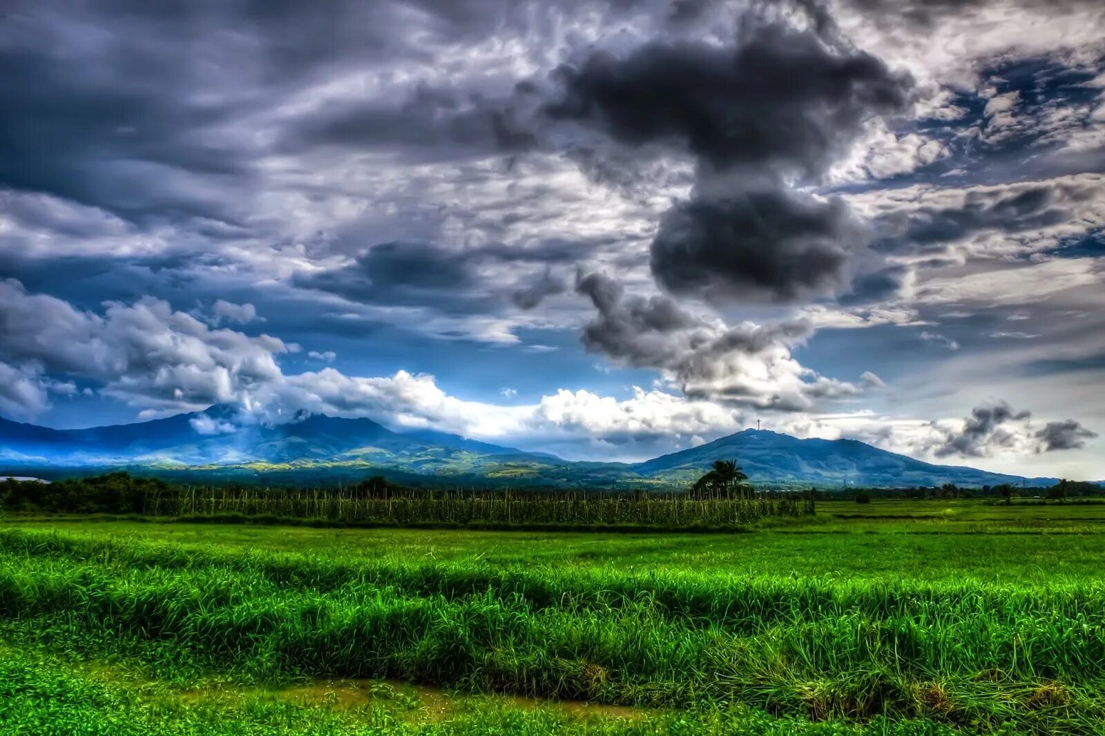 Покажи hdr. Пейзаж синее небо hdr. картинки hdr 10 bit. hdr фото.
