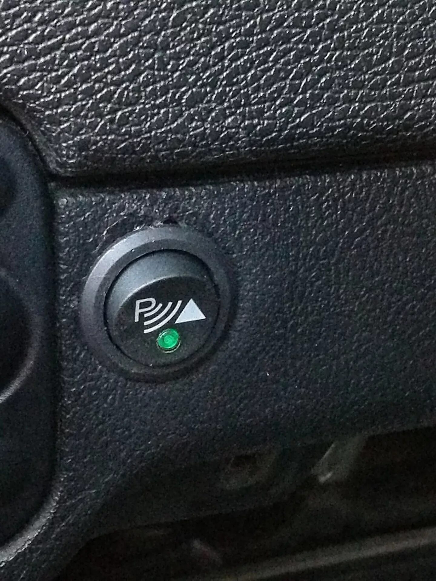 Кнопка отключения парктроника ситроен. Кнопка отключения парктроника паджеро 4. Кнопка парктроника toyota rav 4. Кнопка отключения парктроника. Кнопка парктроника тойота рав 4.