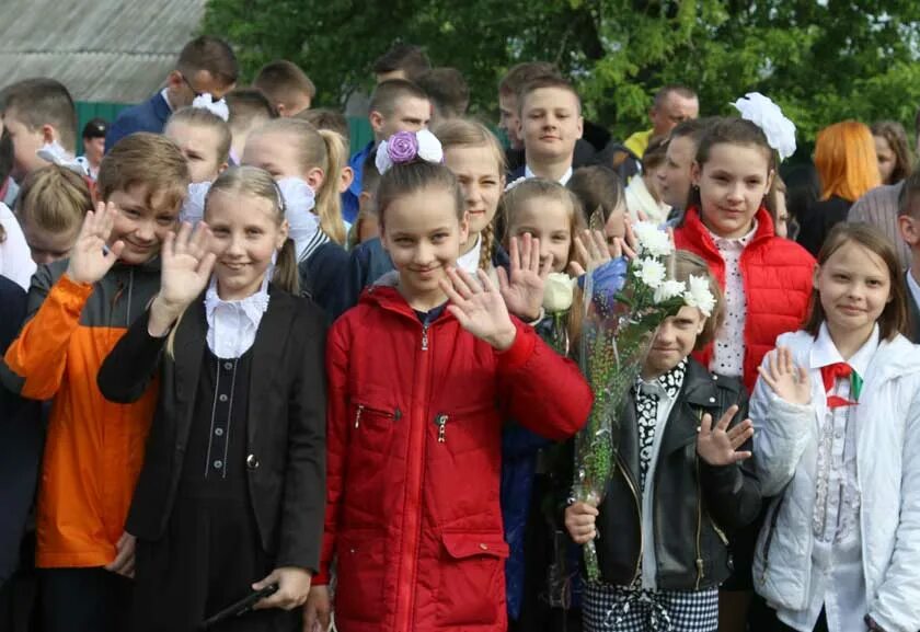 Дятловская газета перамога сайт. Дятлово школа 1. Дятлово перамога. Школа Дятлово Татарстан фотографии. Надпіс да пабачэння школа.