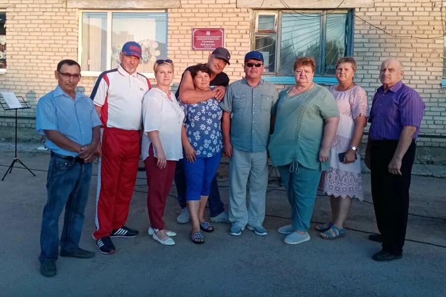 Памятник казакам новоорск. Поселок гранитный новоорского. Поселок гранитный оренбургская область. Поселок гранитный новоорского. Поселок гранитный новоорского.