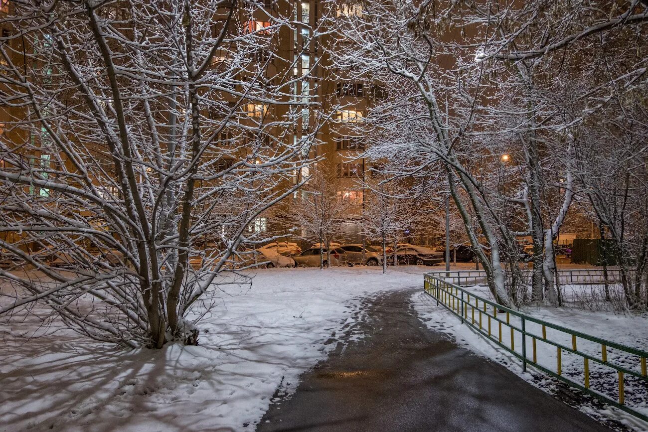 Фотоаппарат беззеркальный Fujifilm X-E4 Kit XF 27mm f/2.8 R WR - вопросы и ответ