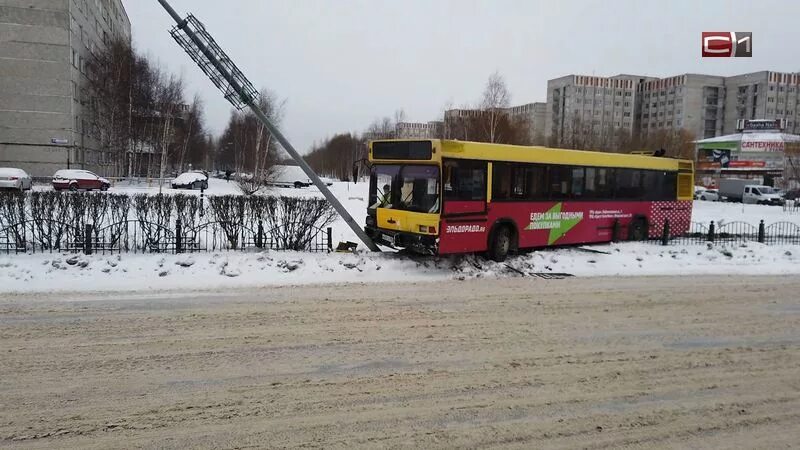 Общественный транспорт сургут новости. УБР автовокзал Сургут. 7 Автобус Сургут. 45 Автобус Сургут. Автобус Сургут 2023.