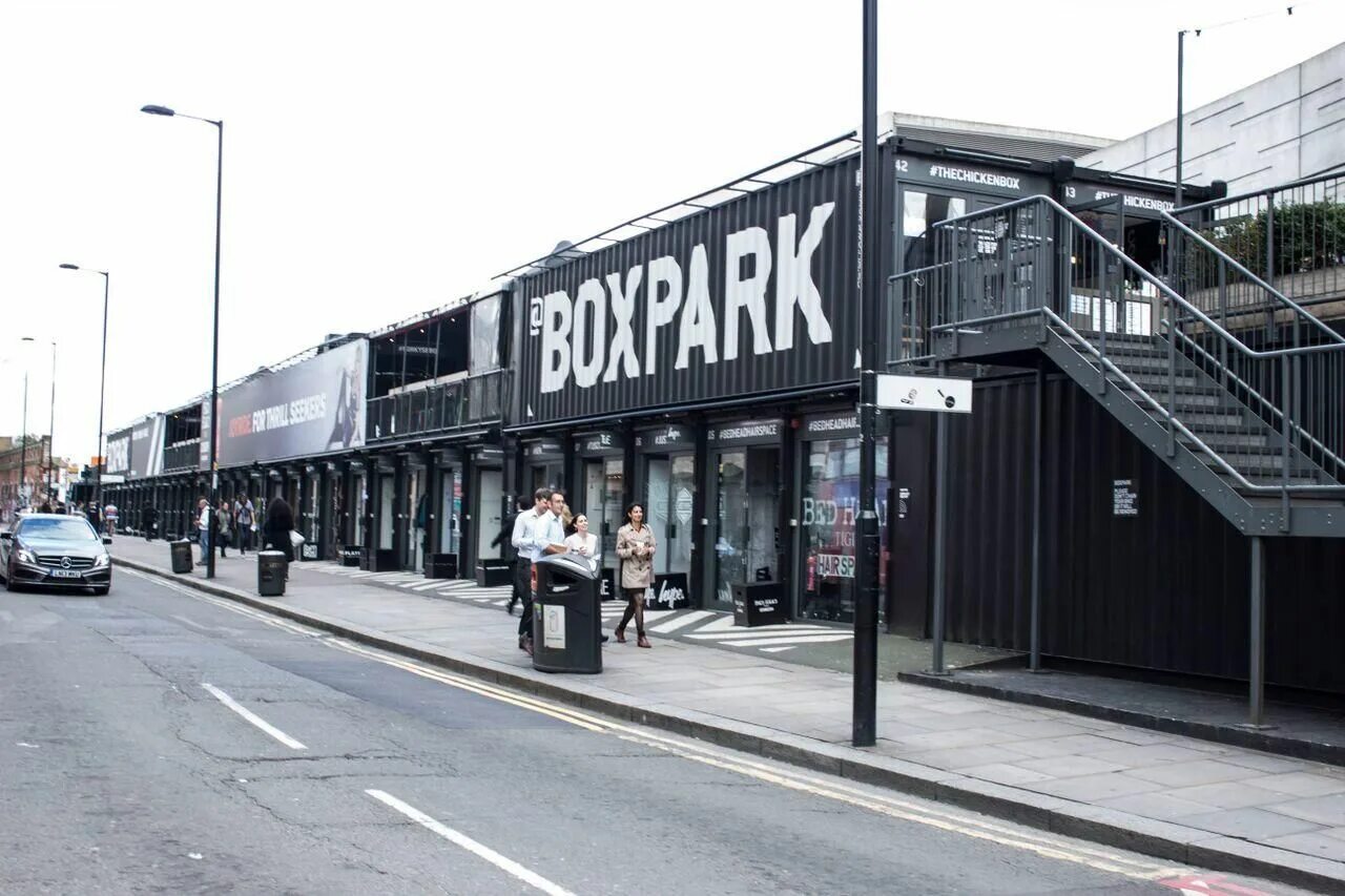 Boxpark Shoreditch. Торговый центр Boxpark Shoreditch в Лондоне. Северная Тургенева Boxpark Краснодар. Бокс парк в Лондоне. Северная тургенева