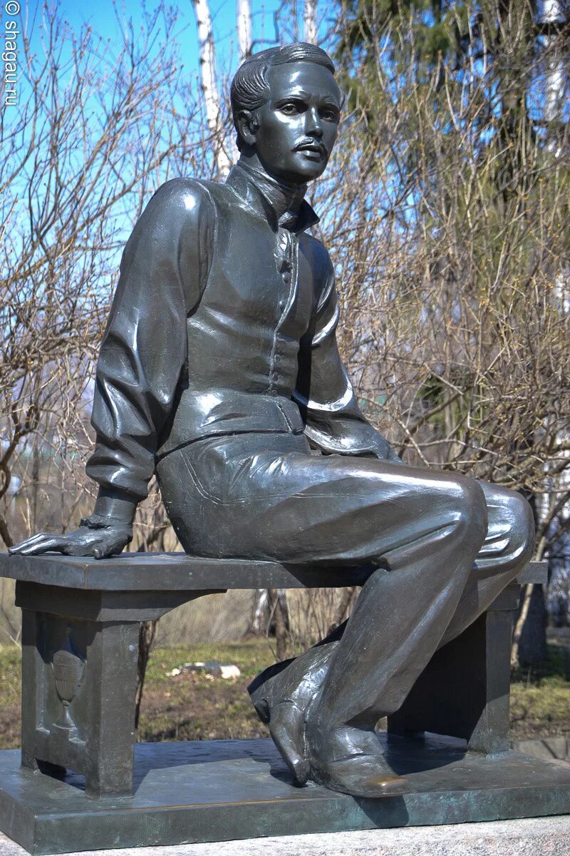 Памятник лермонтова в ставрополе. Памятник м. Тарханы памятник. Лермонтову в тарханах. Памятник лермонтова в тарханах.