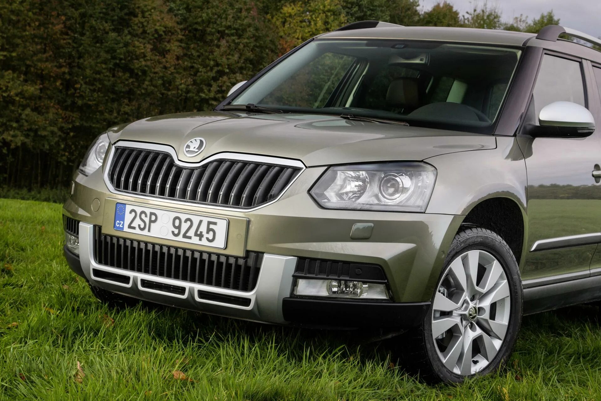 Купить шкода в москве цена. Skoda Yeti 2016. Skoda Yeti 2014. Шкода Йети 2007. Skoda етти 2014.