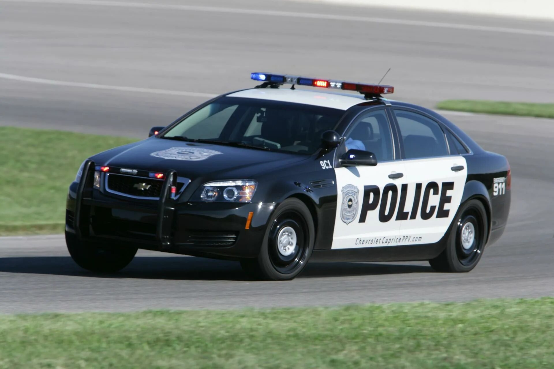 Сколько полицейских машин. Chevrolet Caprice 2011. Chevrolet Caprice ДПС. Chevrolet Caprice Police Interceptor 1992. Chevrolet Caprice 9c1 и PPV..