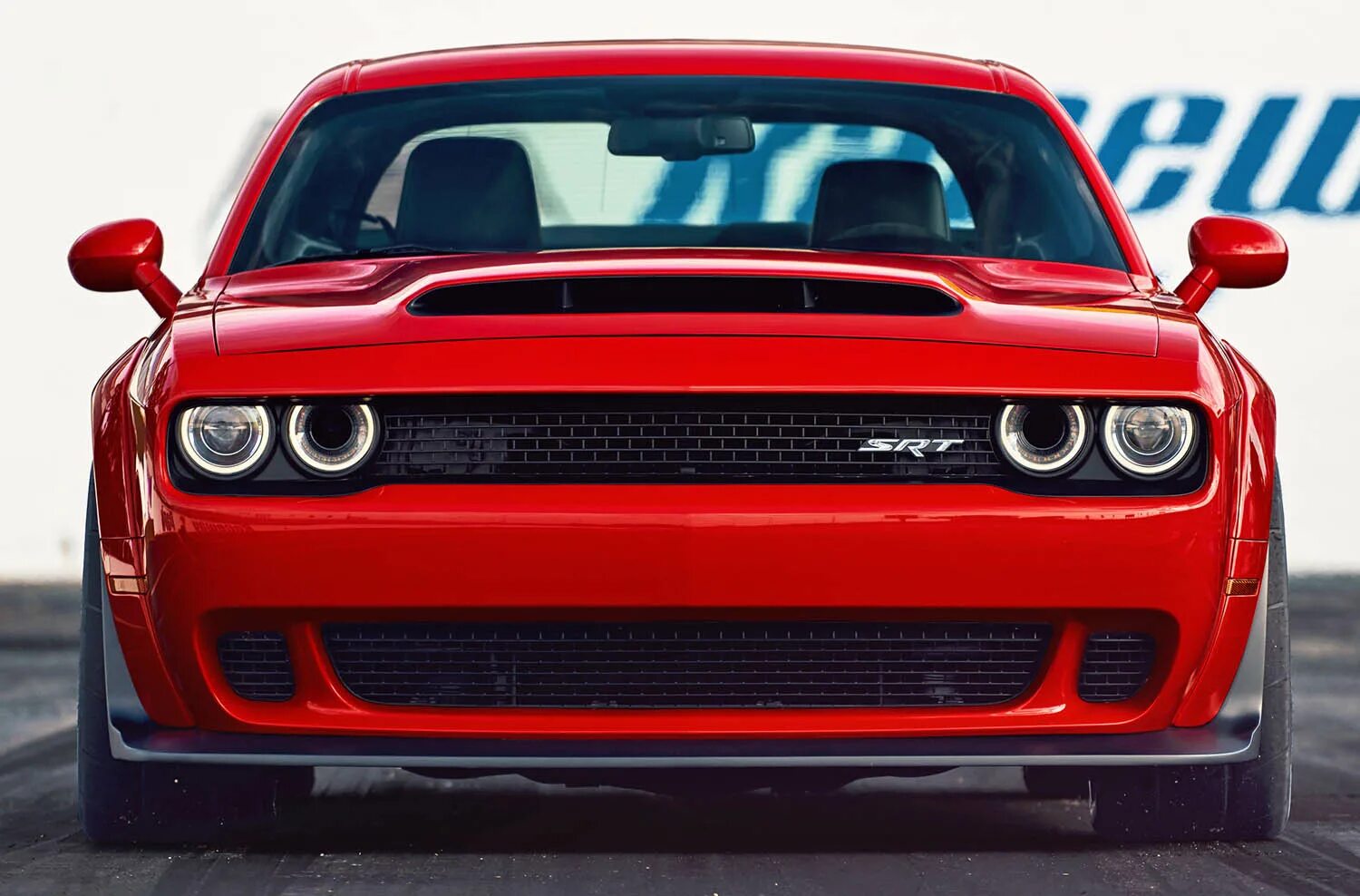 Dodge challenger demon характеристики. Додж челленджер срт. dodge challenger demon. додж челенджерсрт демон. srt demon.