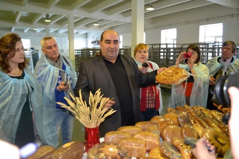 Сайт департамента апк курганской. ЗАО Глинки Курган. Предприятие Зауралье. ООО Матвеево-Курганский молочный завод. Пищекомбинат Матвеев Курган.