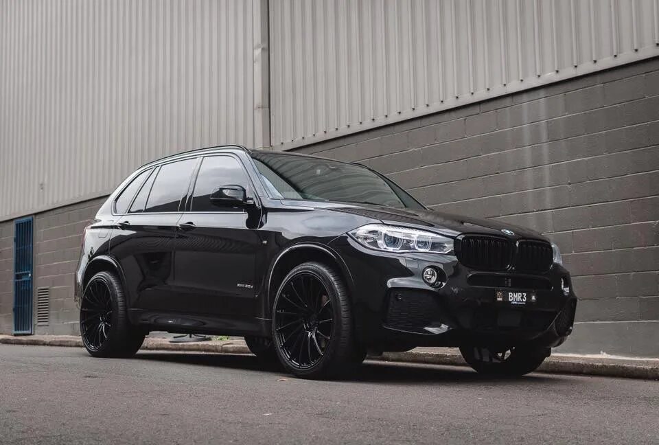 Диски на bmw x5 f15 r22. Bmw r19 double spoke. Bmw x5 f15 колеса. Bmw f15 r22. Бмв х5 f15.