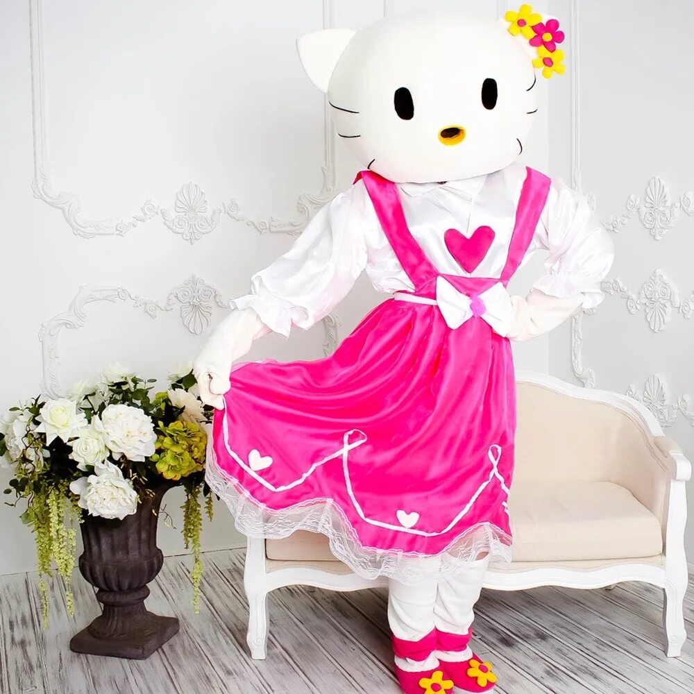 Аниматор hello kitty. Аниматор хелло китти. хеллоу китти ростовые куклы. hello kitty ростовая кукла. ростовая кукла хелло китти аниматор.