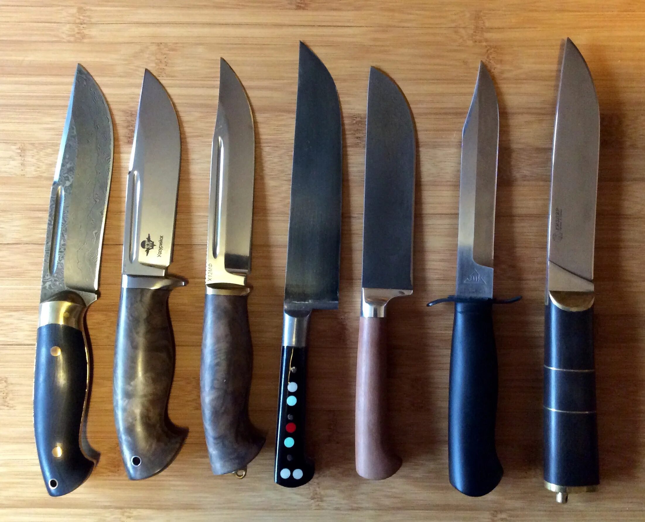 много ножей. складной ножи кучками. кухонный нож. кухонный нож. интересные ножи.