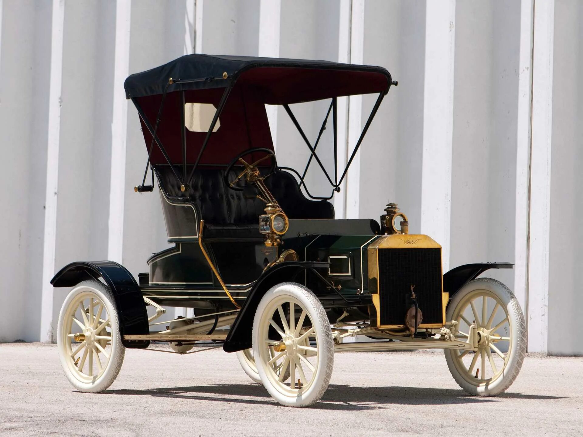 Самое первое транспортное. Самое первое транспортное. Renault voiturette 1cv. Renault type a (1898. Ford quadricycle 1896.