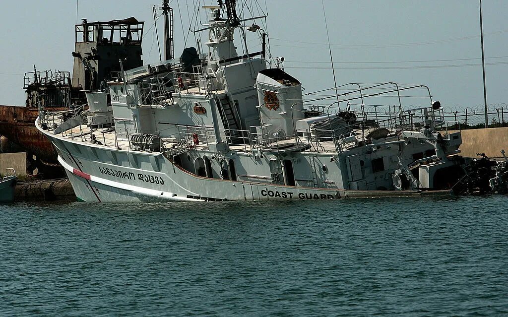 Грузинский флот в Поти. Поти 2008. Грузинский флот 2008. Грузинский военный флот.