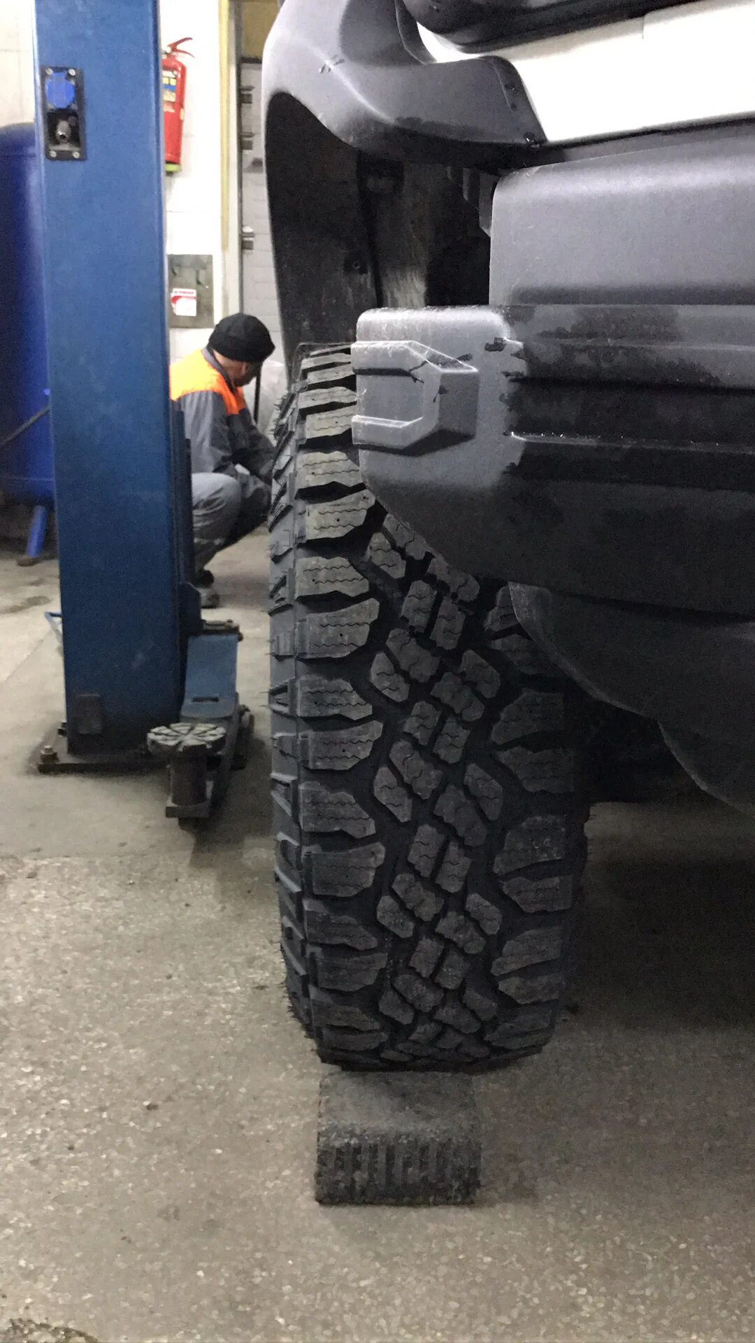 Шип nokian hakkapeliitta lt3 285/70r17 121/118q. Хакапелита лт3. Patrol 285 75 16. Pirelli scorpion mtr. Шины 285 70 r17.