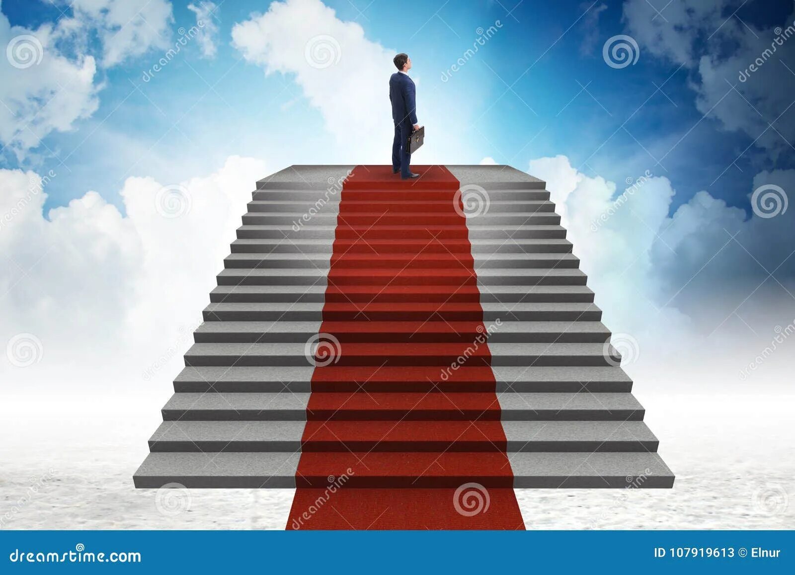 Подниматься по красной лестнице. Лестница с красной дорожкой. Красная лестница вверх. Красная дорожка со ступеньками.