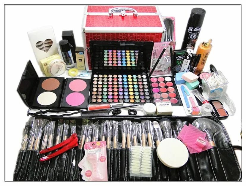 самые недорогие наборы. набор косметики. самые недорогие наборы. огромный набор косметики. самые недорогие наборы.