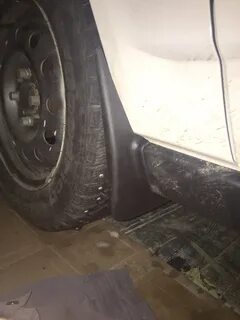 Передние брызговики приоры