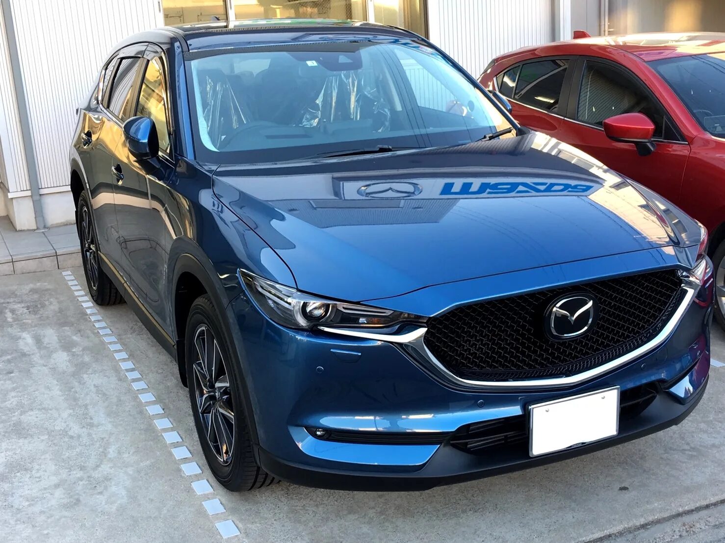 Цвета мазда сх. Mazda CX-5 2017 Eternal Blue. Мазда CX 5 Eternal Blue. Eternal Blue Мазда СХ 5. Mazda CX 5 синяя.