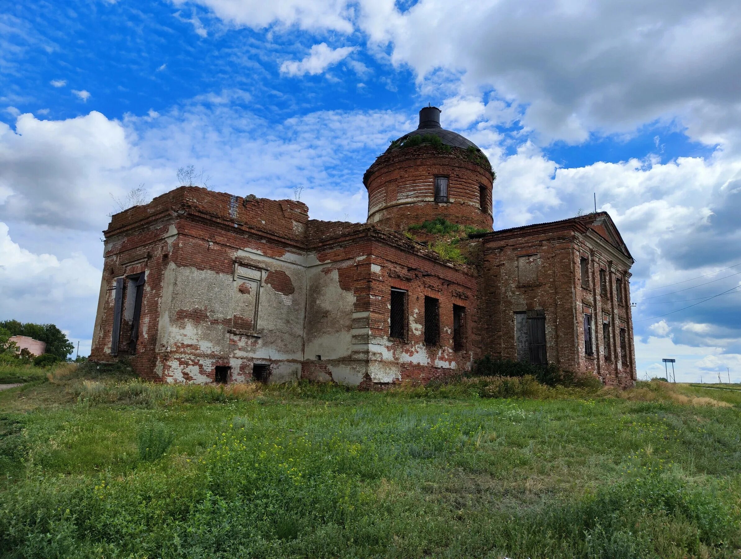 Орловка калининского района саратовской области. Церковь село Таловка Саратовская область. Троицкий храм село Чиганак Саратовской области. Церковь село Таловка Курганская область. Хватовка (Саратовская область) заброшенный храм.