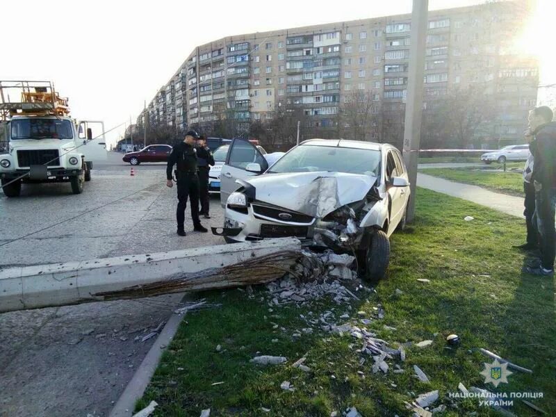 В Краматорске снова столкнулись два автомобиля (фотофакт)