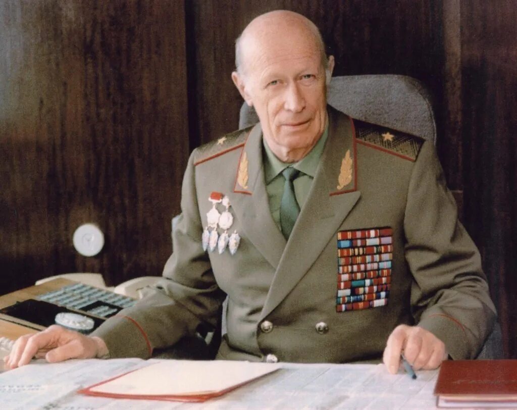 Начальник службы разведки. Начальник службы разведки