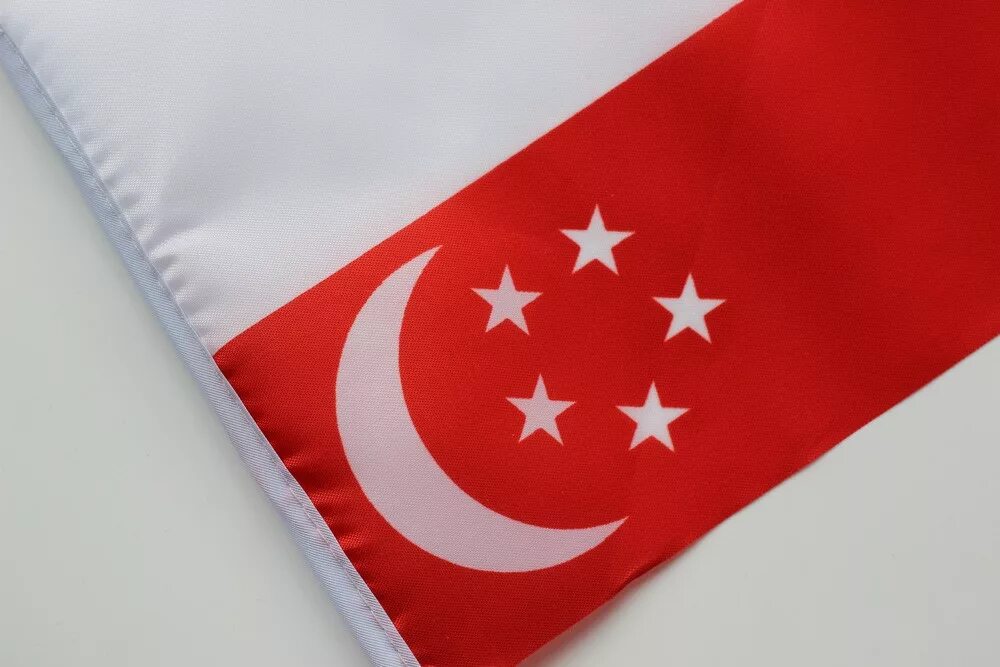 звезда на флаге турции. флак с звездой и полу месяцем. красный флаг с белой луной. красный флаг с белой луной. полумесяц турецкий флаг красный.