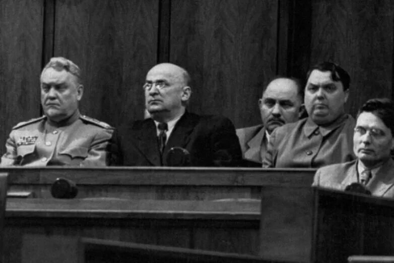 Берия министр. Маленков Берия Хрущев 1953. Берия амнистия 1953.