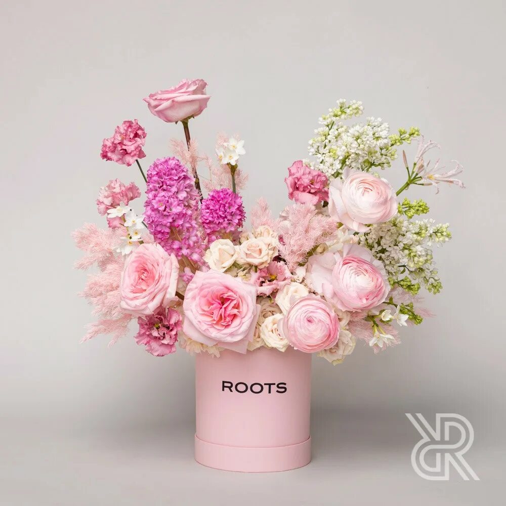 Roots цветы спб. Bird коробка для цветов. Цветы рутс москва. Roots цветы. Roots букеты.