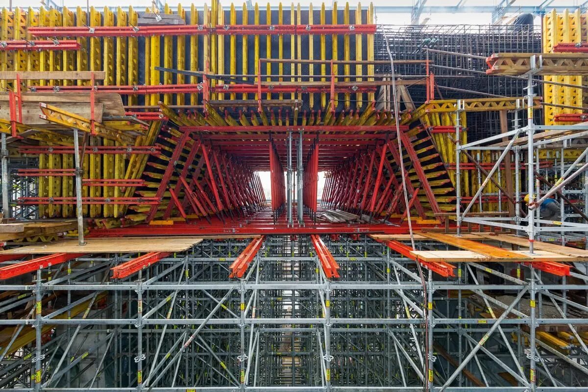 Ооо пери. Formwork лого. Пери компания логотип. Опалубка лого. Пери гаджиева.