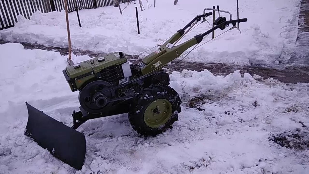 Уборка снега мотоблоком купить. Отвал для тяжелого мотоблока ЗУБР. Лопата для мотоблока ЗУБР. Лопата для уборки снега к мотоблоку ЗУБР.