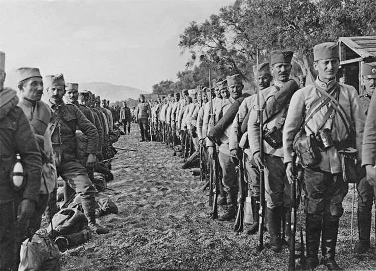 Солдаты сербии 1914. Австро-венгрия объявляет войну сербии, 1914 г. Австро-венгрия объявила войну сербии. Австро-венгрия объявила войну сербии. Первой объявила войну сербии.