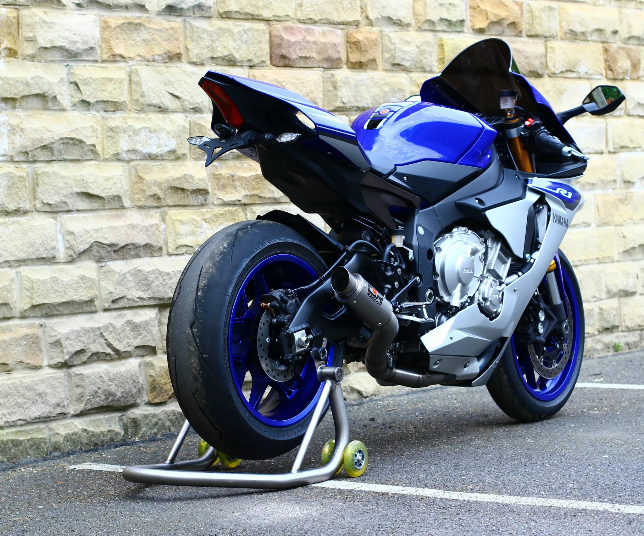 R 1 2015. Yamaha yzf-r1 2015. yamaha r1. yamaha r1m 2015. yamaha r1 2017.