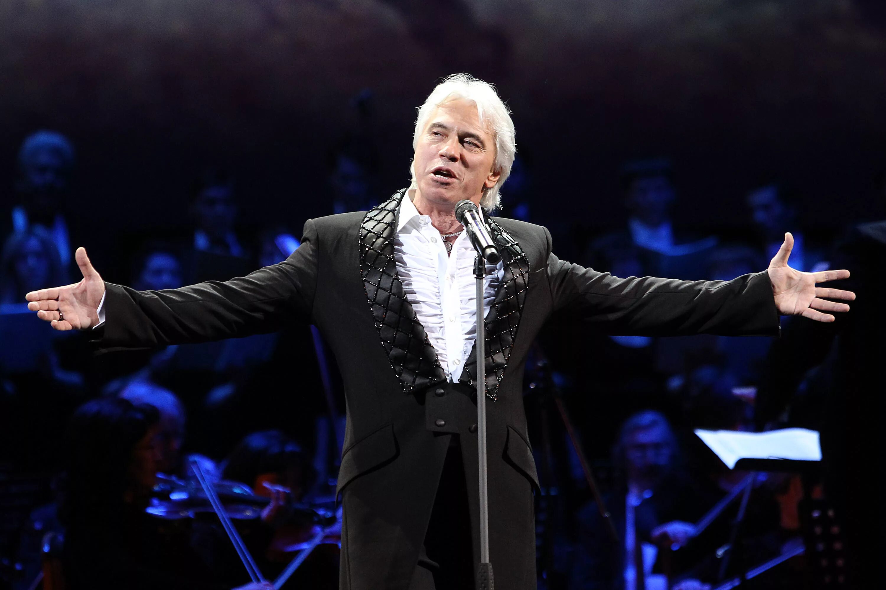 Лучано паваротти. Пласидо доминго. Лучано паваротти в опере. Нестеренко оперный певец. 3 оперных певца.