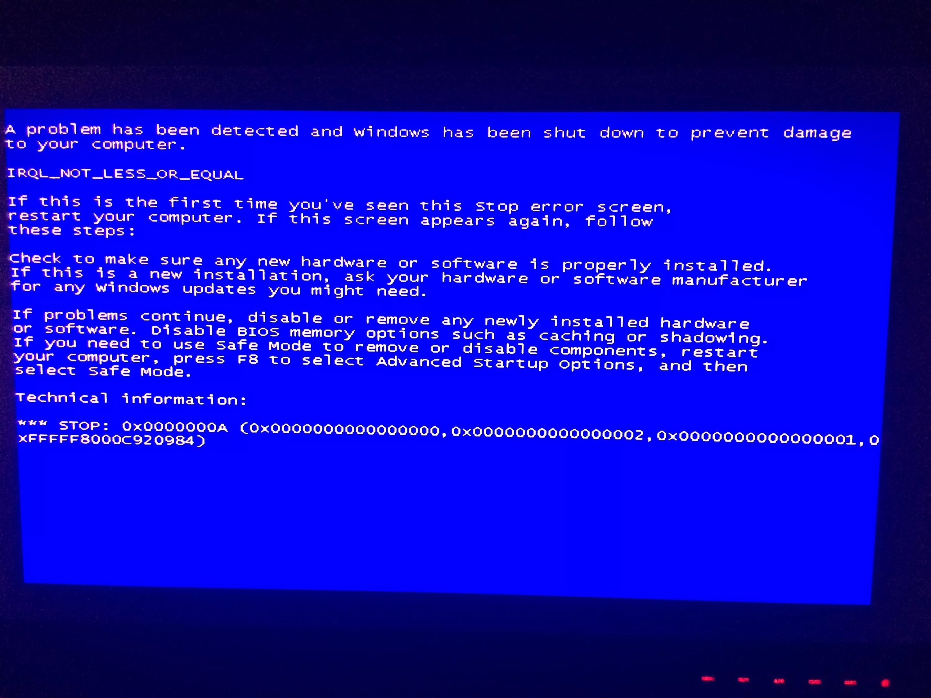 Синий экран. Синий экран смерти. Экран ошибки. Синий экран виндовс.