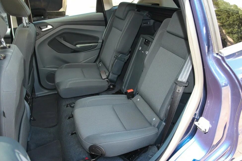 Сиденье c max. Ford c max 2006 задний сидения. ford s-max салон сзади. ford c max салон сзади. форд c max 2006 салон.