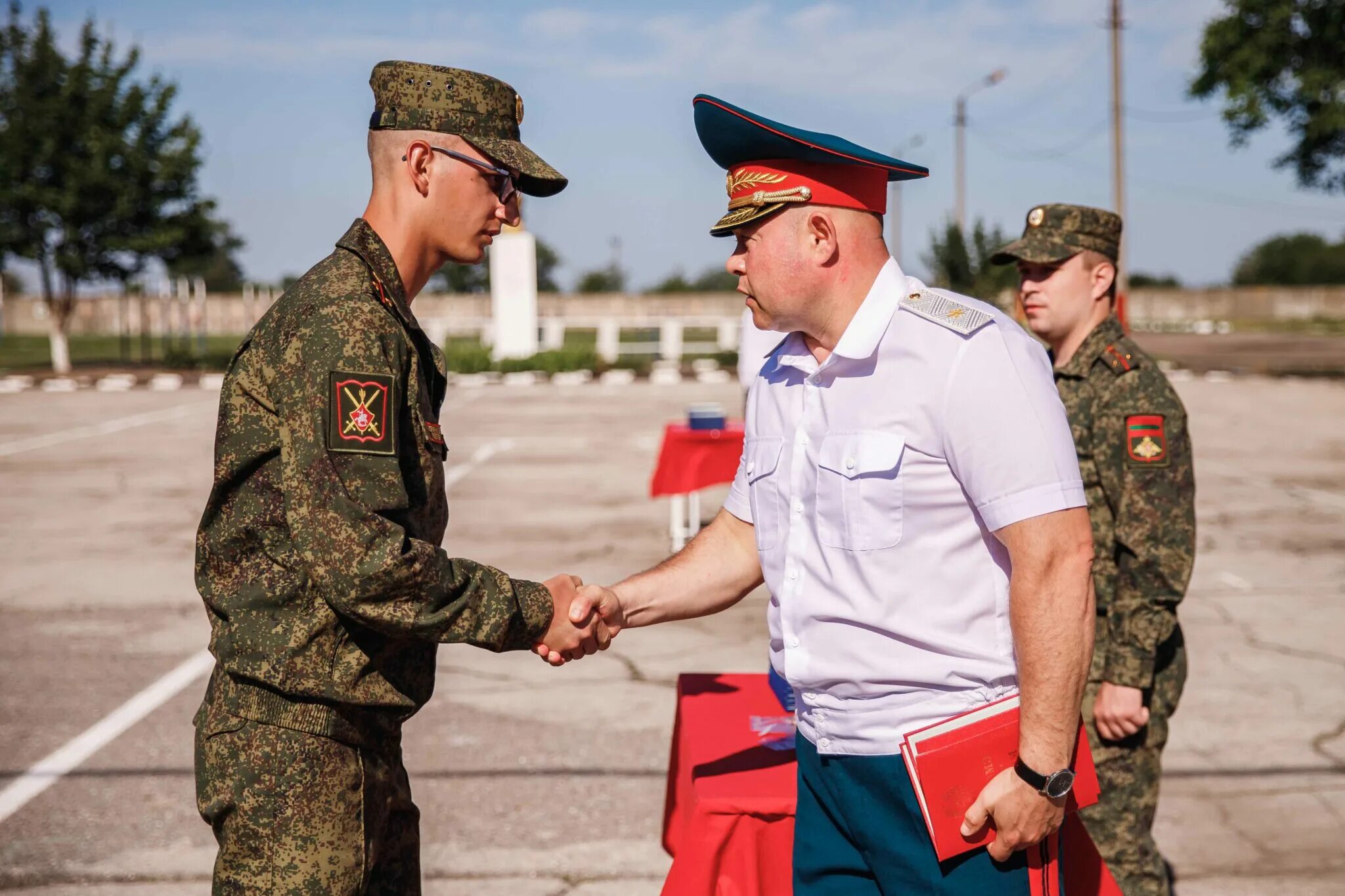 Сколько военных в приднестровье. Министерство обороны ПМР. Лепихов министр обороны ПМР. Хажеев министр обороны ПМР. Офицеры Министерства обороны ПМР.