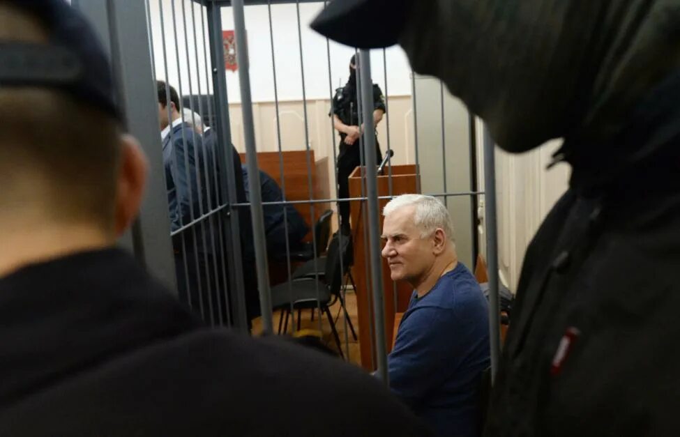 Черный дельфин амиров. Саи́д джапа́рович ами́ров. Саид амиров. Мэр махачкалы амиров. Мэр махачкалы амиров.