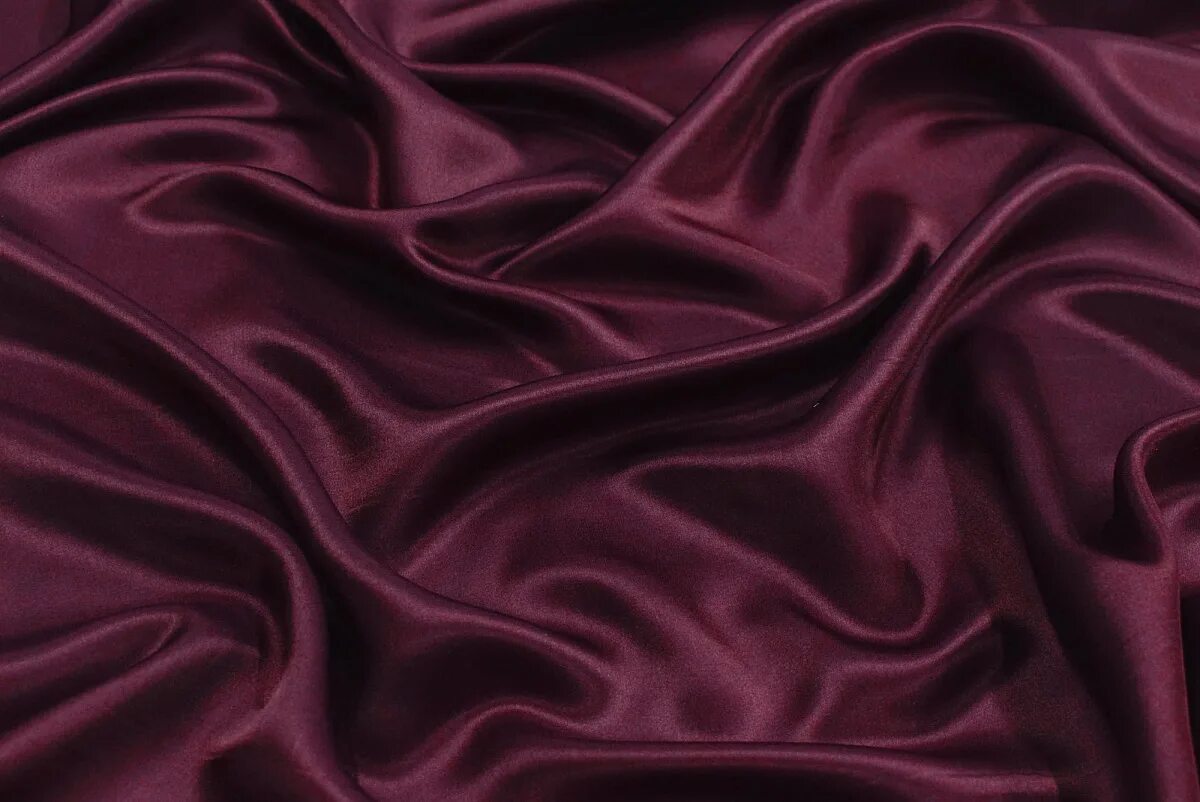 Вышивка шелком. Леопардовая ткань фиолетовая. Шелк двухцветный. Шелк армани молочный. Футер цикламен.