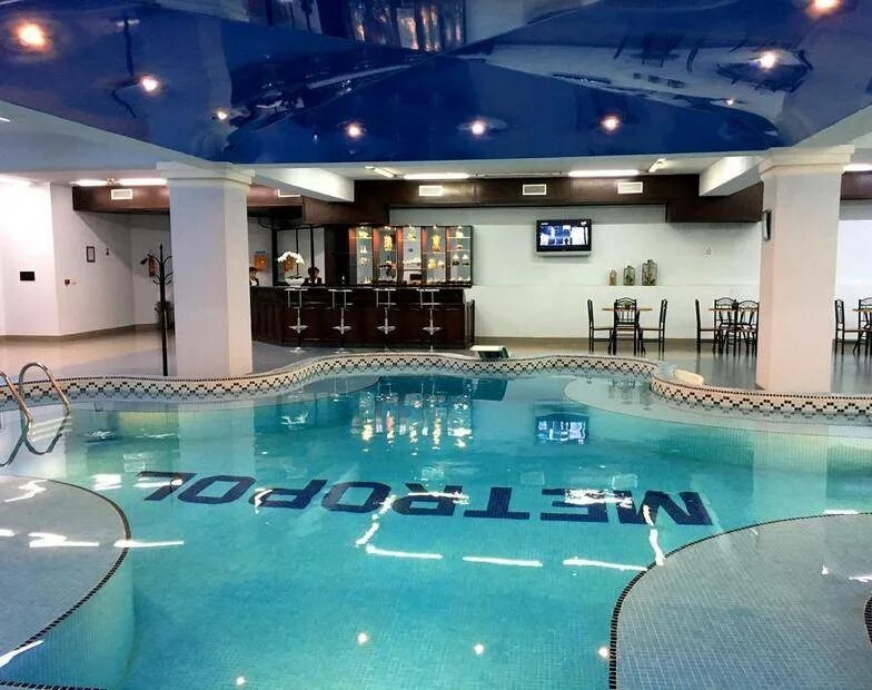 Бассейн метрополь. Metropol hotel ереван. metropol 4 ереван. отель метрополь армения ереван. метрополь ереван бассейн.