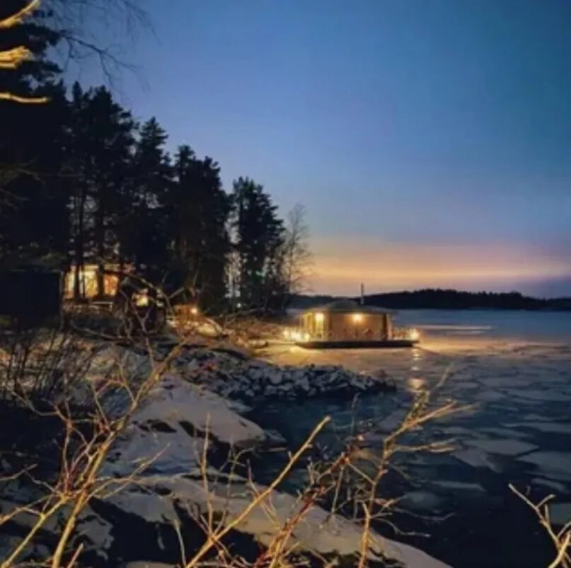 Сортавала ночью. Дача Винтера Сортавала зимой. Сортавала набережная Ладожского озера. Зимняя Карелия Ладога.