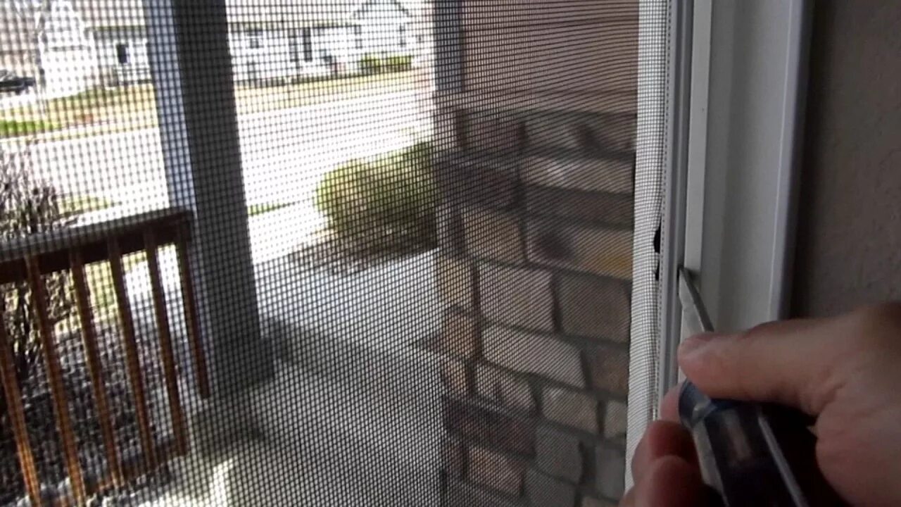 The window has been broken. Оконный экран баре. шумоподавляющий экран на окно. auros pro window screen.