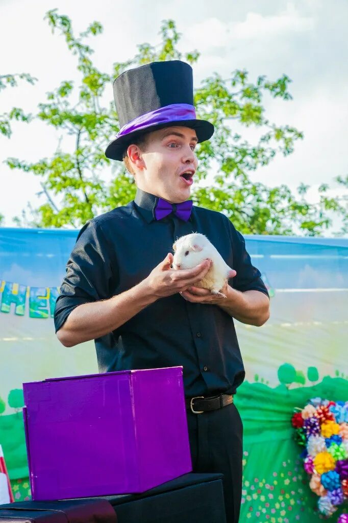 фокусник на детский праздник. фокусник-мим аниматор артем. аниматор фокусник на детский день рождения. аниматор фокусы. аниматор фокусы.