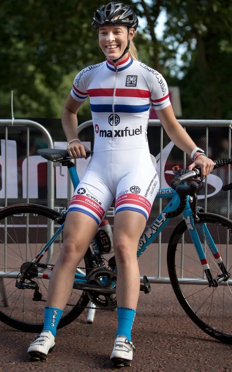 Спортсменки велоспорта. Спортсменки велоспорта. Дарья шмелёва велоспорт. Профессиональные велосипедистки. Ханна барнс.