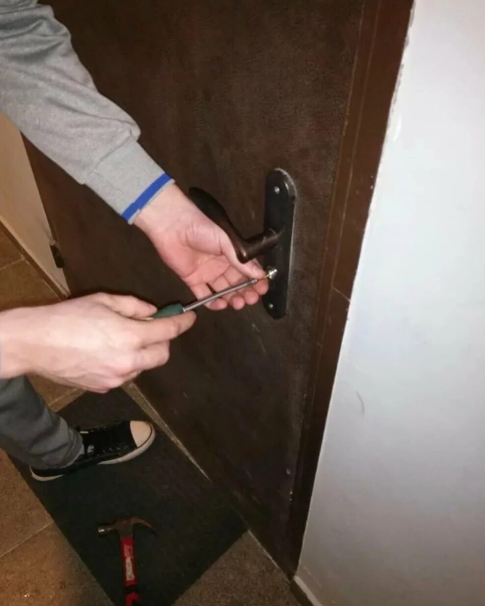 Снять железную дверь