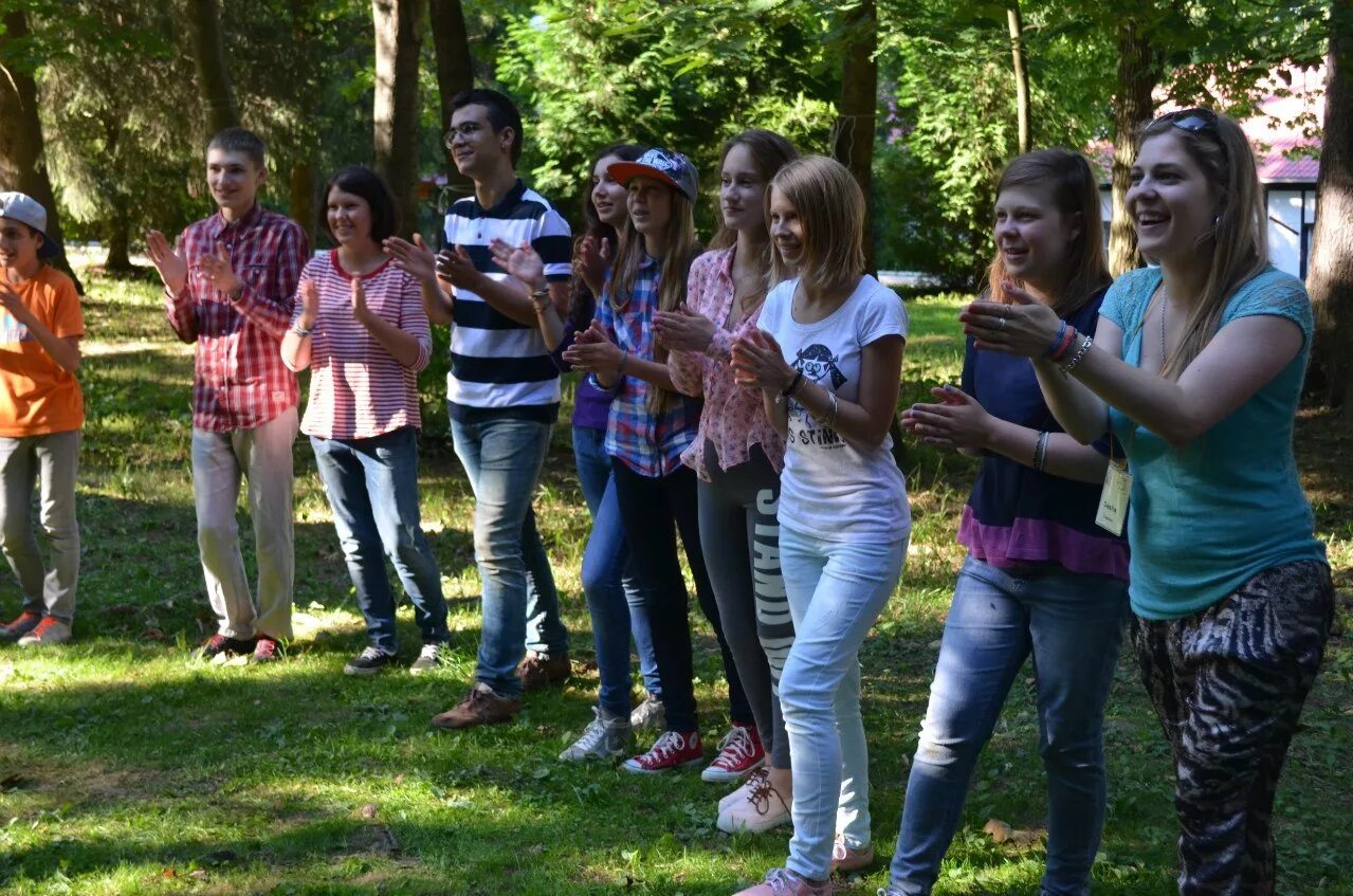 Лучшие лагеря для подростков. Детский лагерь для подростков. Soft skills camp лагерь. Подростковый лагерь. Лагерь для подростков на лето.