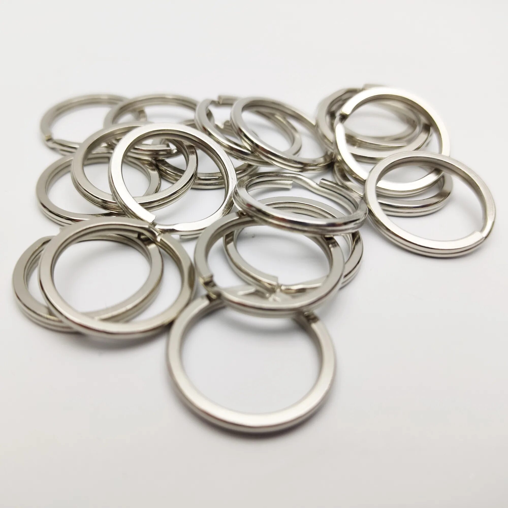 Кольца с цепочкой для брелков. Кольцо для ключей 30 мм. Цепочки для брелков. Кольцо для ключей d30 a2. Кольца для брелков.