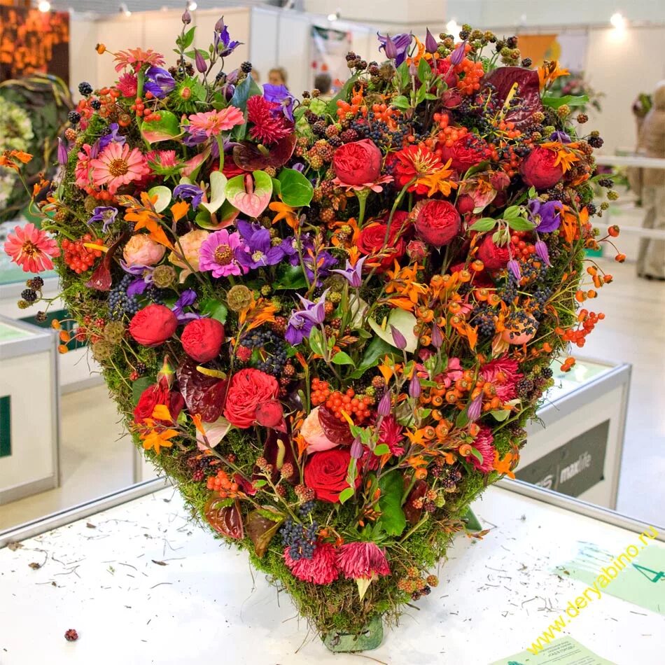 Выставка цветов в голландии. Челси фловер шоу 2015. Экспозиция из цветов. Цветочная экспозиция. Цветы японии икебана.