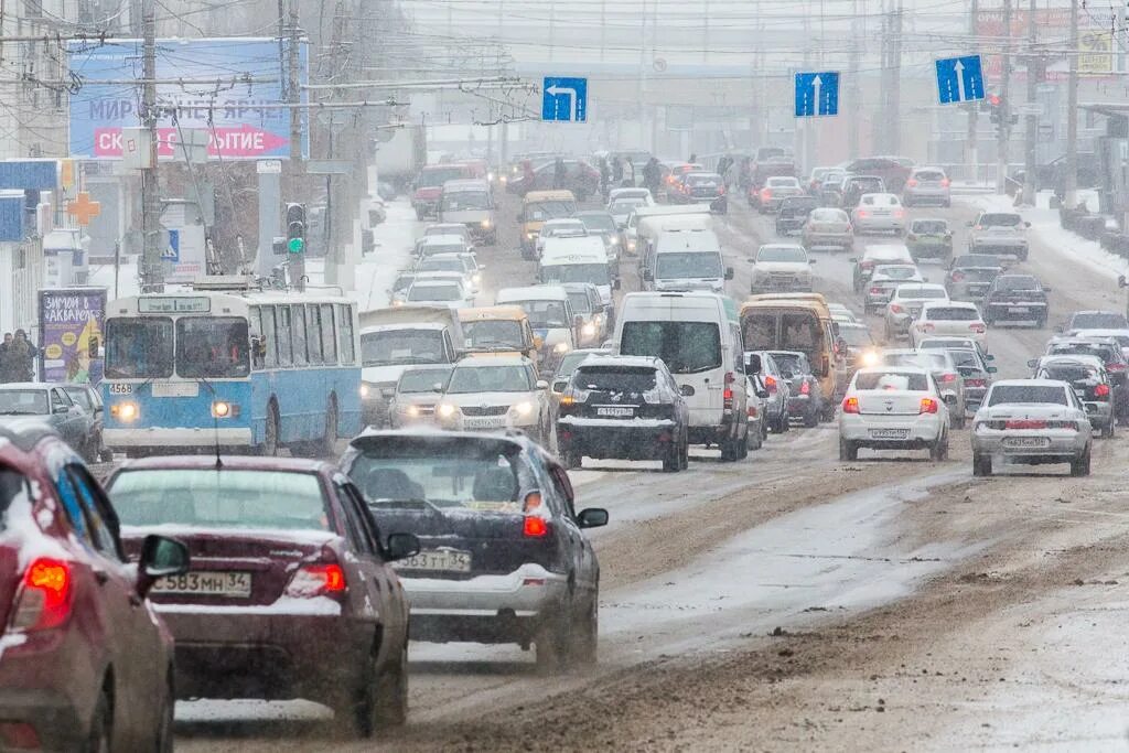 Пробки волгоград. Волгоград пробки на дорогах сейчас. Затор на дороге. Пробка у мармелада волгоград. Самарский разъезд волгоград.
